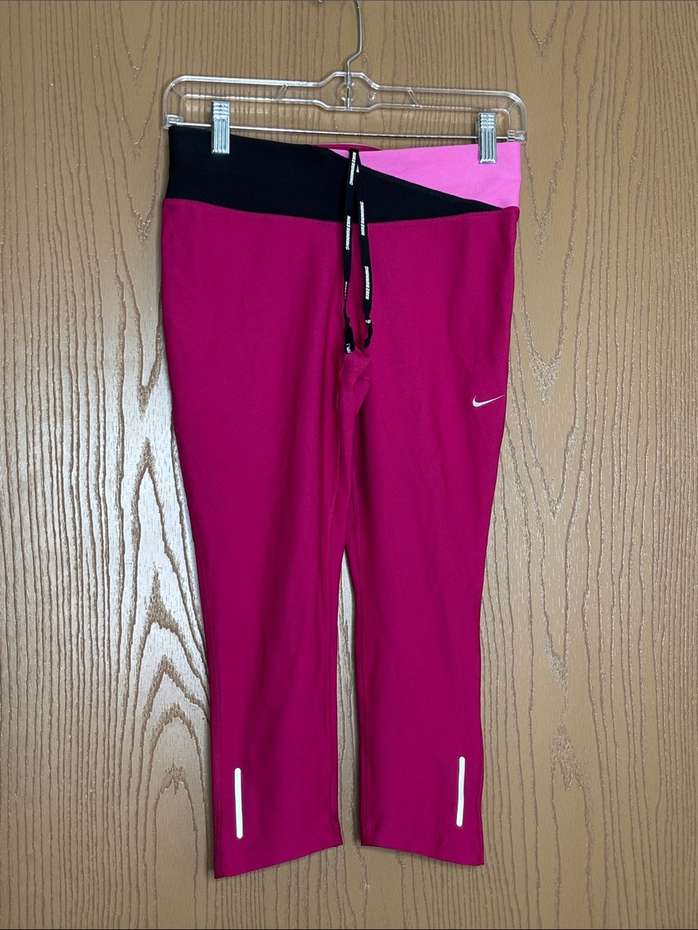 Nike Women's Bright Pink & Black Capri Leggings